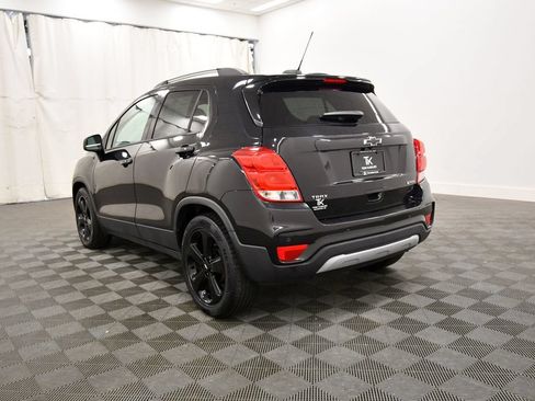 Used 2018 Chevrolet Trax Premier w/ Midnight Edition FWD image 5