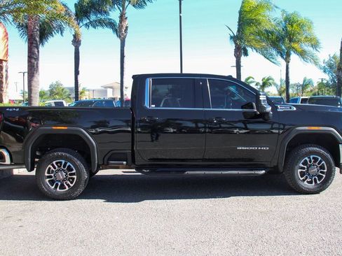 Used 2021 GMC Sierra 3500 SLE w/ SLE Value Package image 9