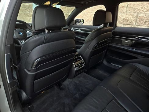 Used 2022 BMW 740i w/ M Sport Package RWD image 16
