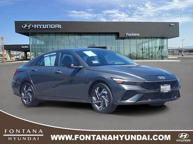 Certified 2025 Hyundai Elantra SEL FWD image 1