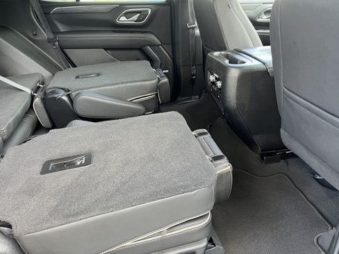 Used 2024 GMC Yukon SLT w/ SLT Luxury Package AWD/4WD image 25