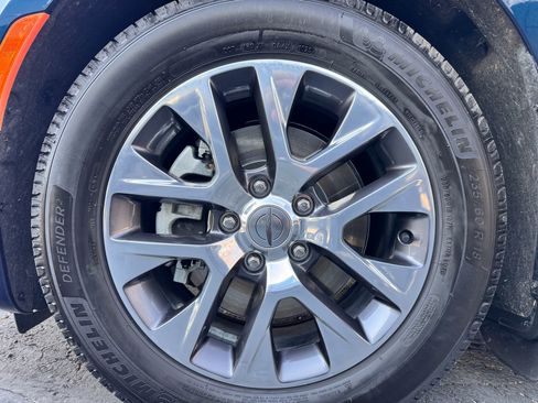 Used 2023 Chrysler Pacifica Pinnacle FWD image 36