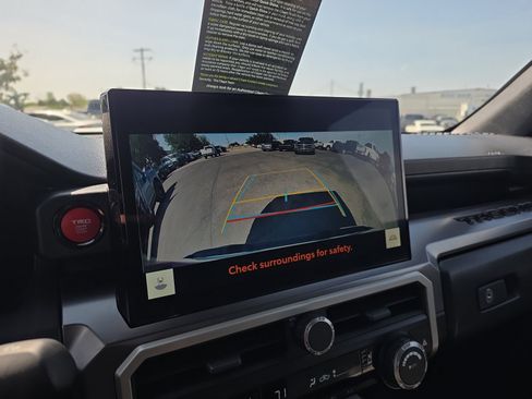 Used 2024 Toyota Tacoma TRD Sport AWD/4WD image 19