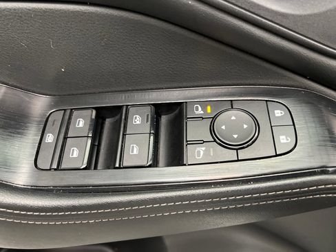 Used 2025 Nissan Rogue SV AWD/4WD image 15