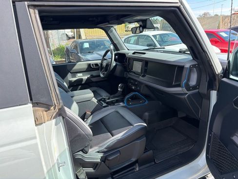 Used 2023 Ford Bronco Black Diamond AWD/4WD image 3