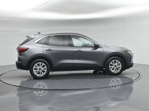 Certified 2024 Ford Escape Active FWD image 32