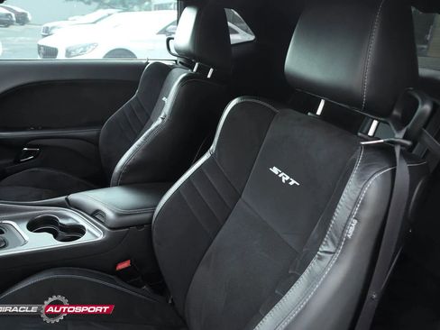 Used 2015 Dodge Challenger SRT Hellcat image 19