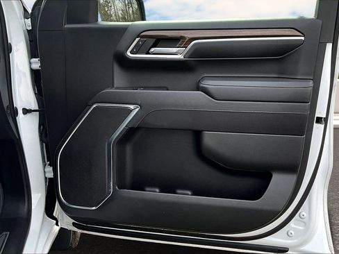 Used 2023 Chevrolet Silverado 1500 RST image 20