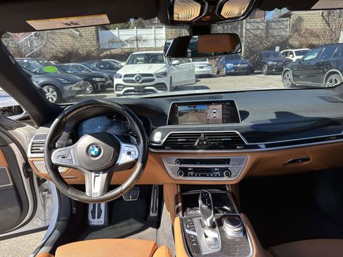 Used 2020 BMW 750i xDrive w/ M Sport Package AWD/4WD image 20