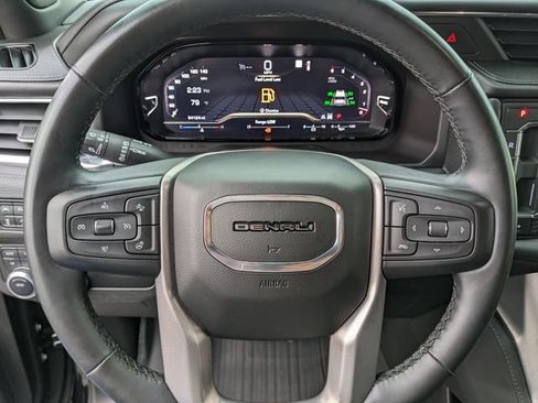 Used 2023 GMC Yukon XL Denali AWD/4WD image 36