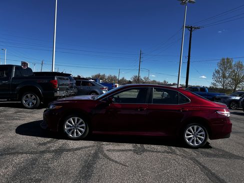 Used 2019 Toyota Camry LE FWD image 2