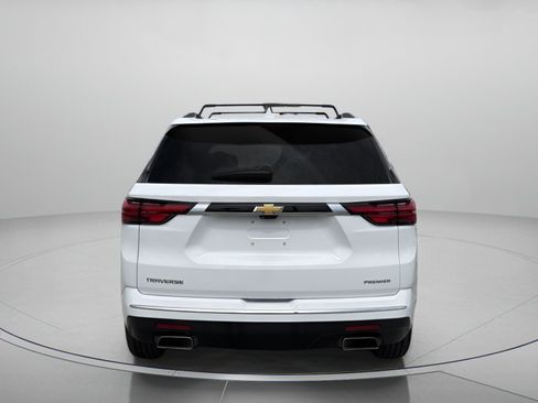 Used 2023 Chevrolet Traverse Premier FWD image 4