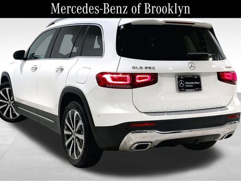 Used 2022 Mercedes-Benz GLB 250 4MATIC image 11