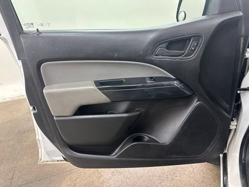 Used 2017 Chevrolet Colorado W/T RWD image 32