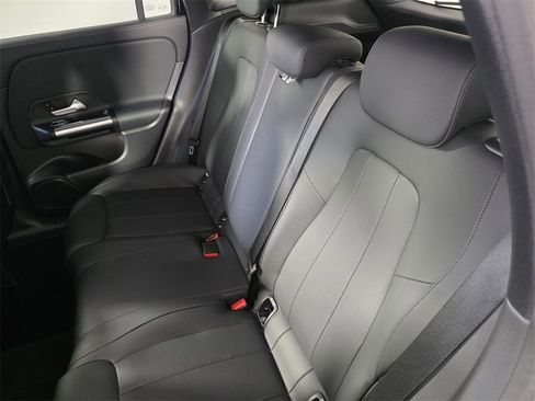 Certified 2025 Mercedes-Benz GLA 250 image 15