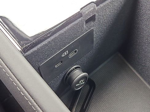 New 2026 Volvo XC90 B6 Plus w/ Protection Package image 8