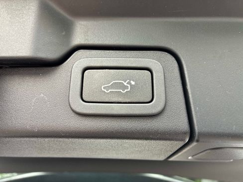 Used 2018 Land Rover Range Rover Evoque AWD/4WD image 14