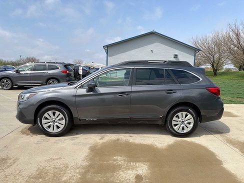 Used 2019 Subaru Outback 2.5i Premium image 3