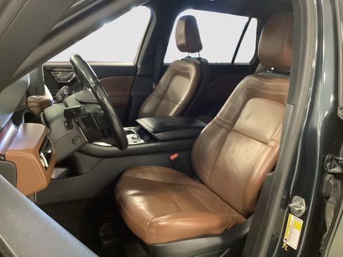 Used 2022 Lincoln Aviator Reserve w/ Equipment Group 201A RWD image 8