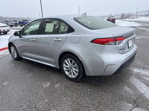 Used 2025 Toyota Corolla LE w/ LE Premium Package image 22