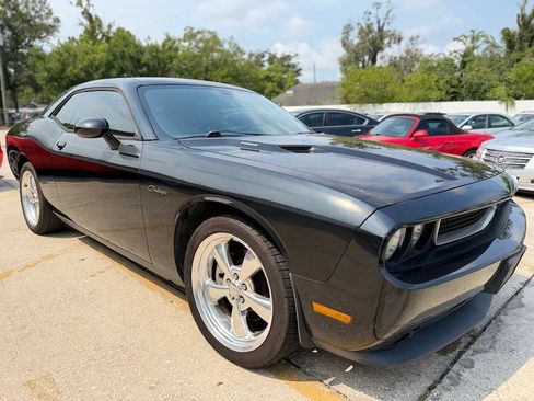 Used 2011 Dodge Challenger R/T RWD image 7