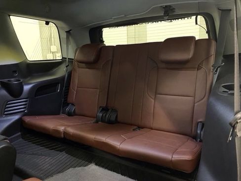 Used 2020 Chevrolet Tahoe Premier w/ Premier Plus Edition AWD/4WD image 25