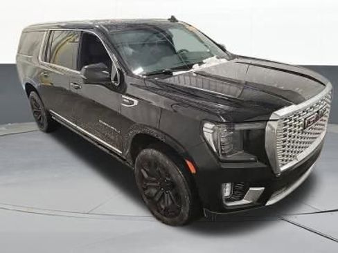 Used 2021 GMC Yukon XL Denali image 1