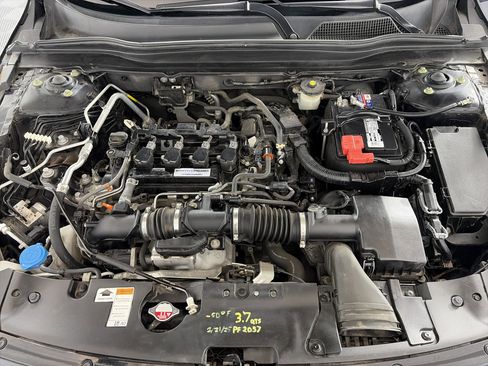 Used 2019 Honda Accord Sport image 11