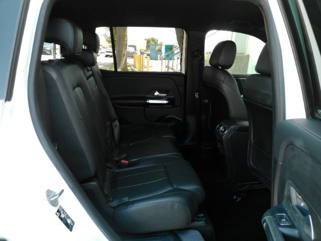 Used 2021 Mercedes-Benz GLB 250 w/ Premium Package image 22