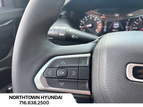 Used 2025 Jeep Compass Latitude w/ Convenience Group AWD/4WD image 20