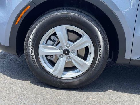 Used 2023 Kia Sorento LX FWD image 6