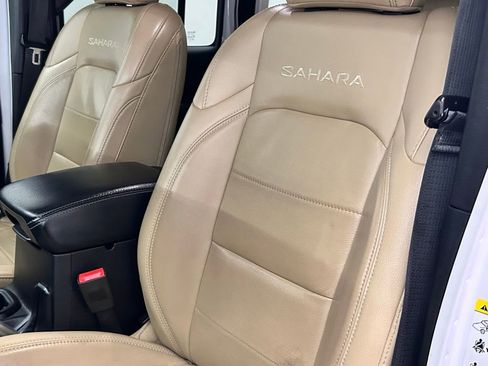 Used 2018 Jeep Wrangler Unlimited Sahara image 17