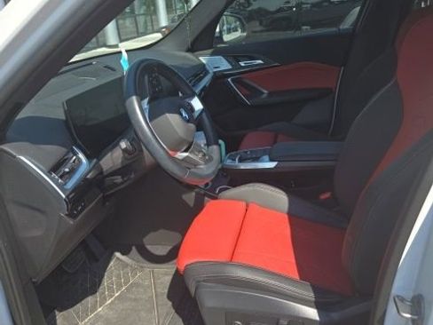 Used 2023 BMW X1 xDrive28i image 3