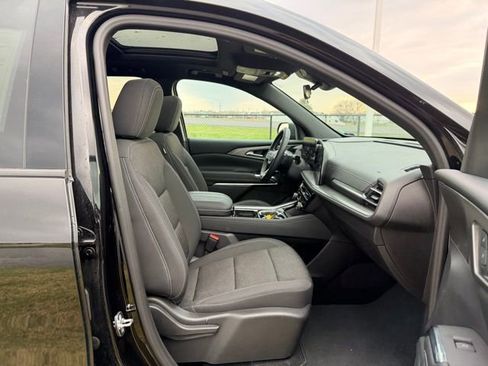 Used 2024 Chevrolet Traverse LT w/ Midnight/Sport Edition image 10