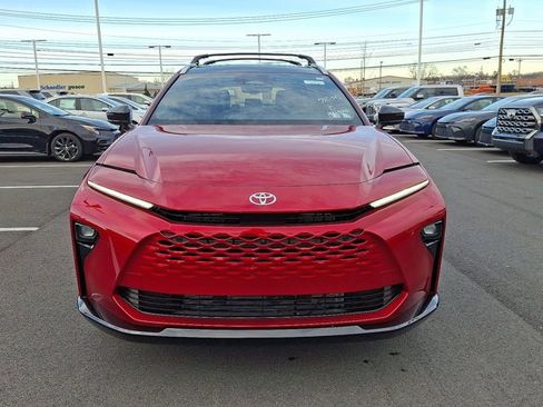 New 2025 Toyota Crown Signia image 2