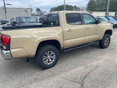 Used 2018 Toyota Tacoma SR5 image 7