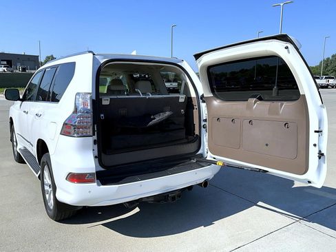 Used 2017 Lexus GX 460 Premium w/ Premium Package AWD/4WD image 25