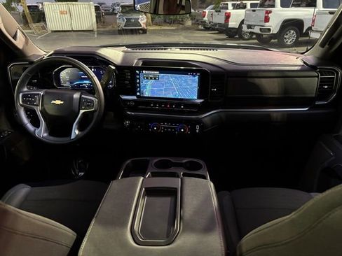 Certified 2025 Chevrolet Silverado 1500 LT image 25