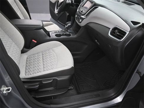 Used 2023 Chevrolet Equinox LT image 12