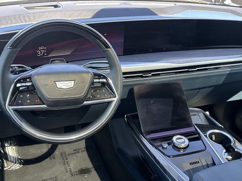Used 2025 Cadillac Escalade IQ Luxury 2 w/ LPO, Premium Carpet Package AWD/4WD image 6