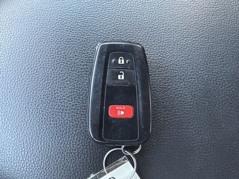 Certified 2024 Toyota RAV4 XLE AWD/4WD image 30