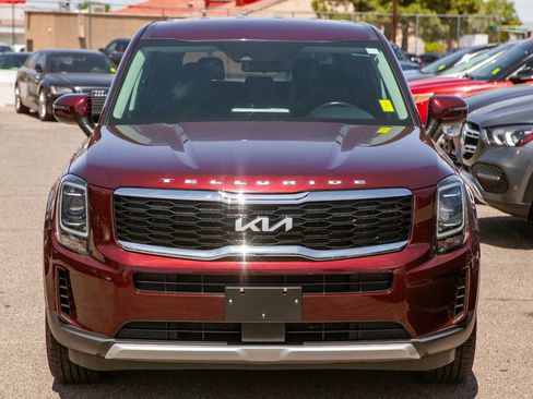 Used 2022 Kia Telluride LX FWD image 3