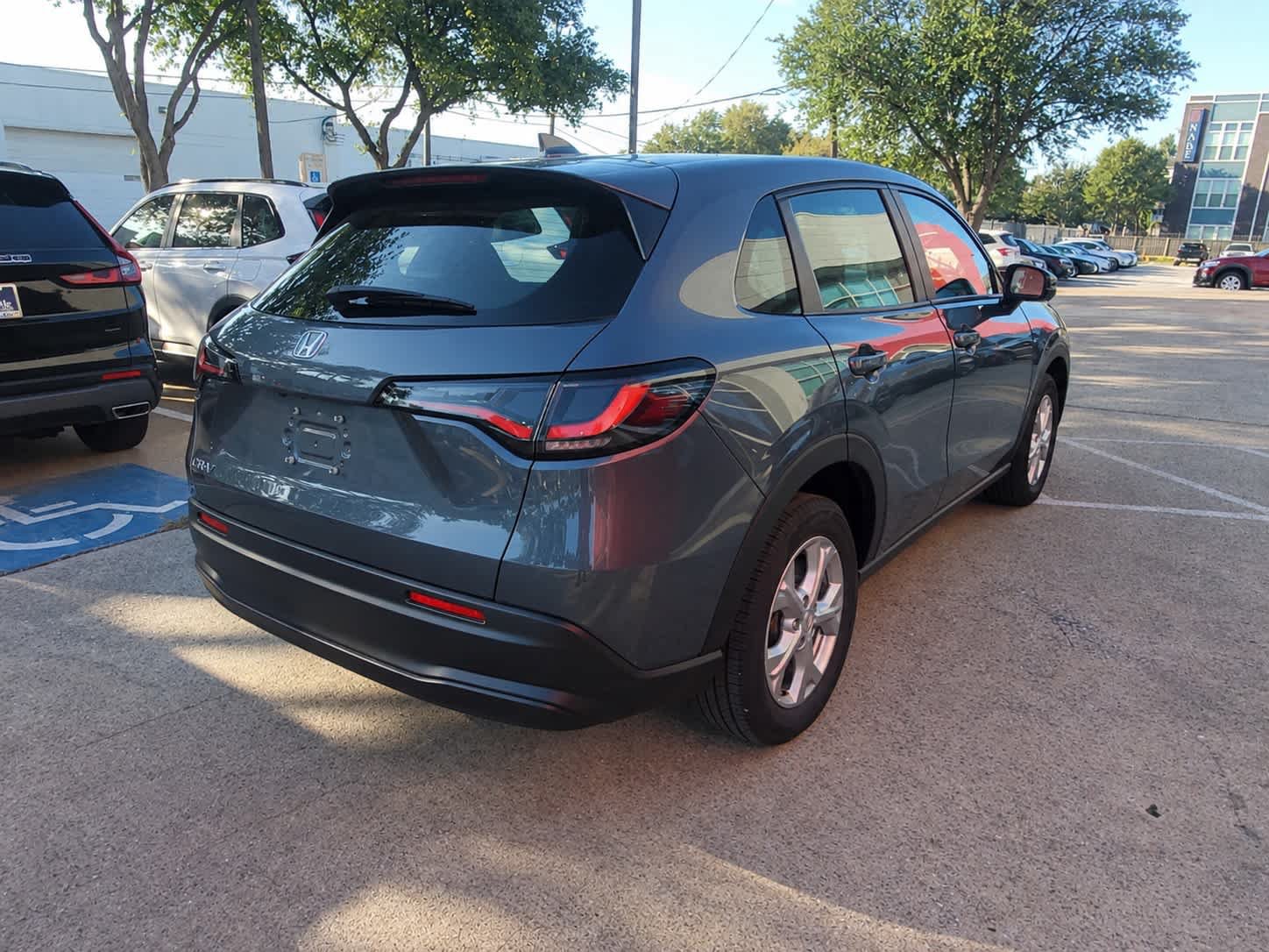 Used 2025 Honda HR-V LX image 6