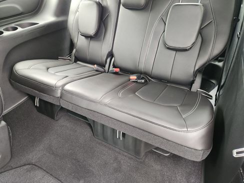 New 2026 Chrysler Pacifica Select image 22