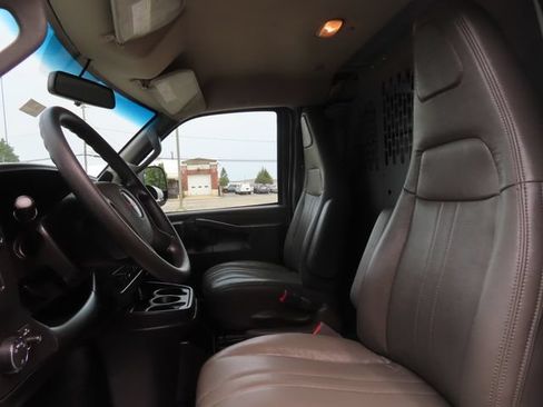 Used 2023 GMC Savana 2500 w/ Driver Convenience Package RWD image 19
