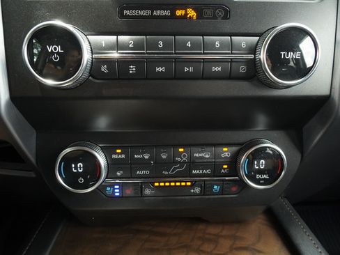 Used 2019 Ford Expedition Platinum RWD image 18