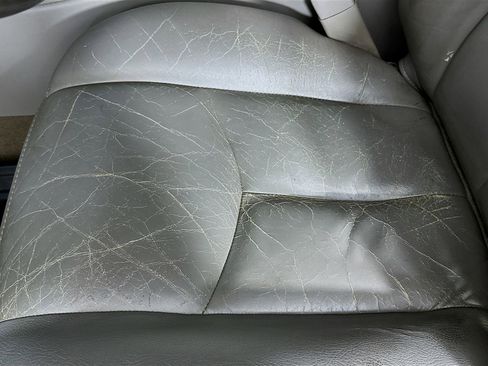 Used 2006 Chevrolet Silverado 2500 LT w/ Heavy-Duty Power Package image 19