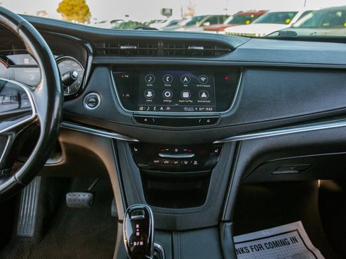 Used 2023 Cadillac XT5 Premium Luxury image 15