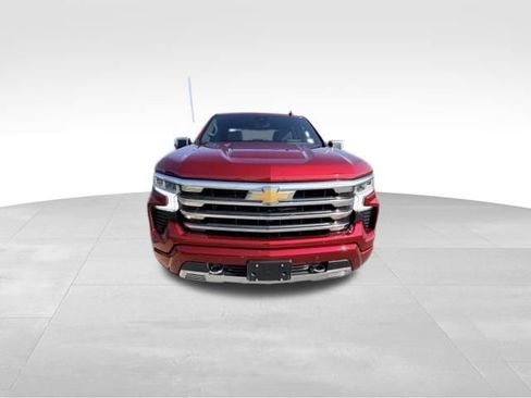 Used 2024 Chevrolet Silverado 1500 High Country w/ High Country Premium Package AWD/4WD image 2