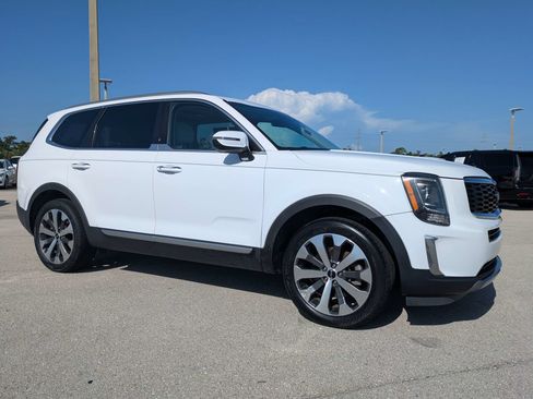 Used 2022 Kia Telluride S FWD image 2